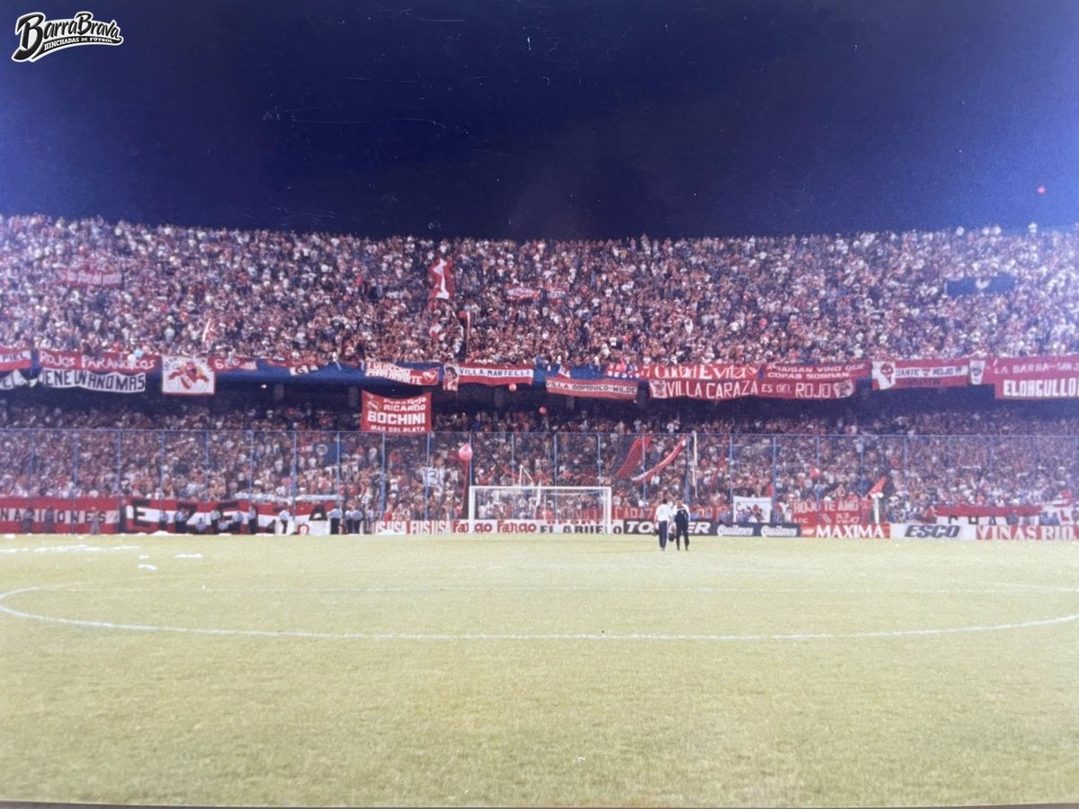 barrabrava_net's tweet photo. La Barra del Rojo - Independiente copando El Cilindro, Apertura 1996 https://t.co/eufdysplsW