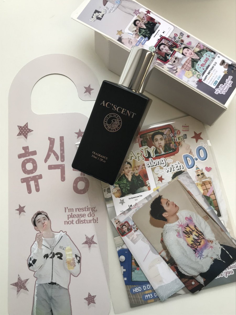 youremyso's tweet photo. 📍악센트아이디
 ♥︎ home party along with d.o

 사진분석하는향수되는지몰라뜸
그냥제가조아하는핸드크림이랑비슷한거해떠욤..
당분간이거뿌리고다녀야지👼🏻

#경수따라_하는_홈파티 https://t.co/h5JTJzMbGv