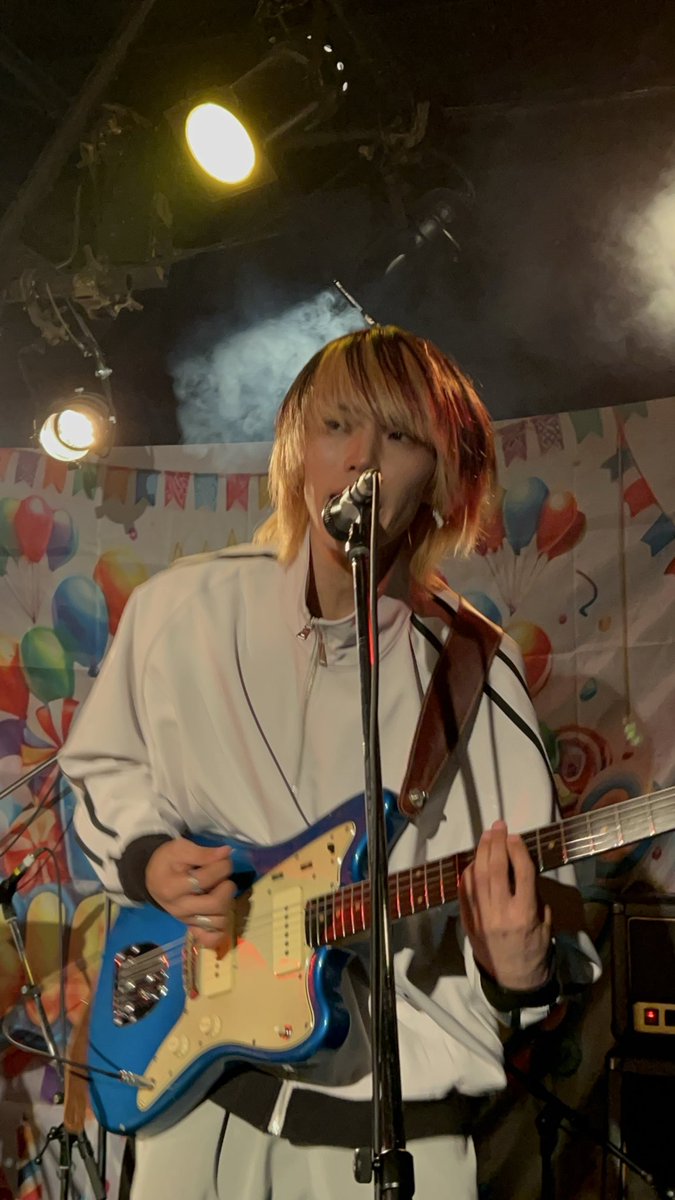 新年あけおめライブ最高でした！！
冬なのにあっちーな歌ってくれてありがとう🥲
激アツなライブ初めでした飛びまくった

<a href="/hatata_band/">hatata</a>