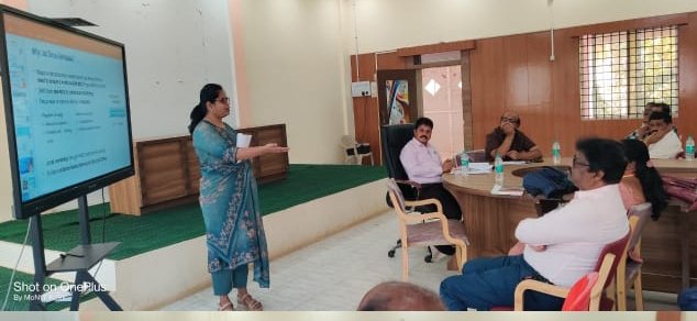ZP_Haveri's tweet photo. ದಿನಾಂಕ:12.01.2026 ರಂದು ಗ್ರಾಮೀಣ ಕುಡಿಯುವ ನೀರು ಮತ್ತು ನೈರ್ಮಲ್ಯ ವಿಭಾಗ ಕಚೇರಿ ಹಾವೇರಿಯಲ್ಲಿ "ಜಲ ಸೇವಾ ಅಂಕಲನ್" ಮೌಲ್ಯಮಾಪನ ಹಾಗೂ "ಜಲ ಅರ್ಪಣ ದಿವಸ" ಕಾರ್ಯಕ್ರಮ ಆಯೋಜಿಸುವ ಕುರಿತು ಓರಿಯೆಂಟೇಷನ್ ಸಭೆಯನ್ನು ಮಾನ್ಯ ಕಾರ್ಯಪಾಲಕ ಇಂಜಿನಿಯರ್ ಗ್ರಾಮೀಣ ಕುಡಿಯುವ ನೀರು ಮತ್ತು ನೈರ್ಮಲ್ಯ ವಿಭಾಗ ಹಾವೇರಿ ಇಲ್ಲಿ ಏರ್ಪಡಿಸಲಾಗಿದೆ https://t.co/H6Adb4dlGG