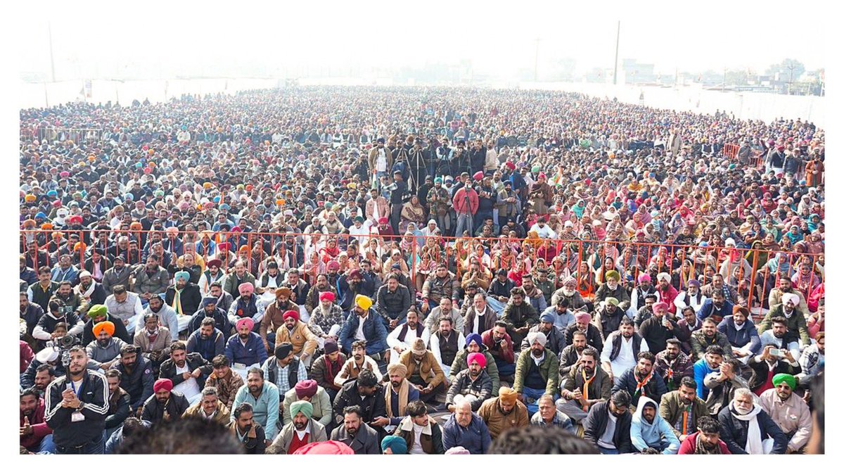 INC_Television's tweet photo. 📍गुरु हरसहाय,
फ़िरोज़पुर, पंजाब 

"मनरेगा बचाओ संग्राम" की जनसैलाब ये तस्वीर मोदी सरकार के खिलाफत की गवाही दे रही है।
@INCPunjab
@bhupeshbaghel
@RajaBrar_INC
@RaminderAwla https://t.co/ifAzU717Ql