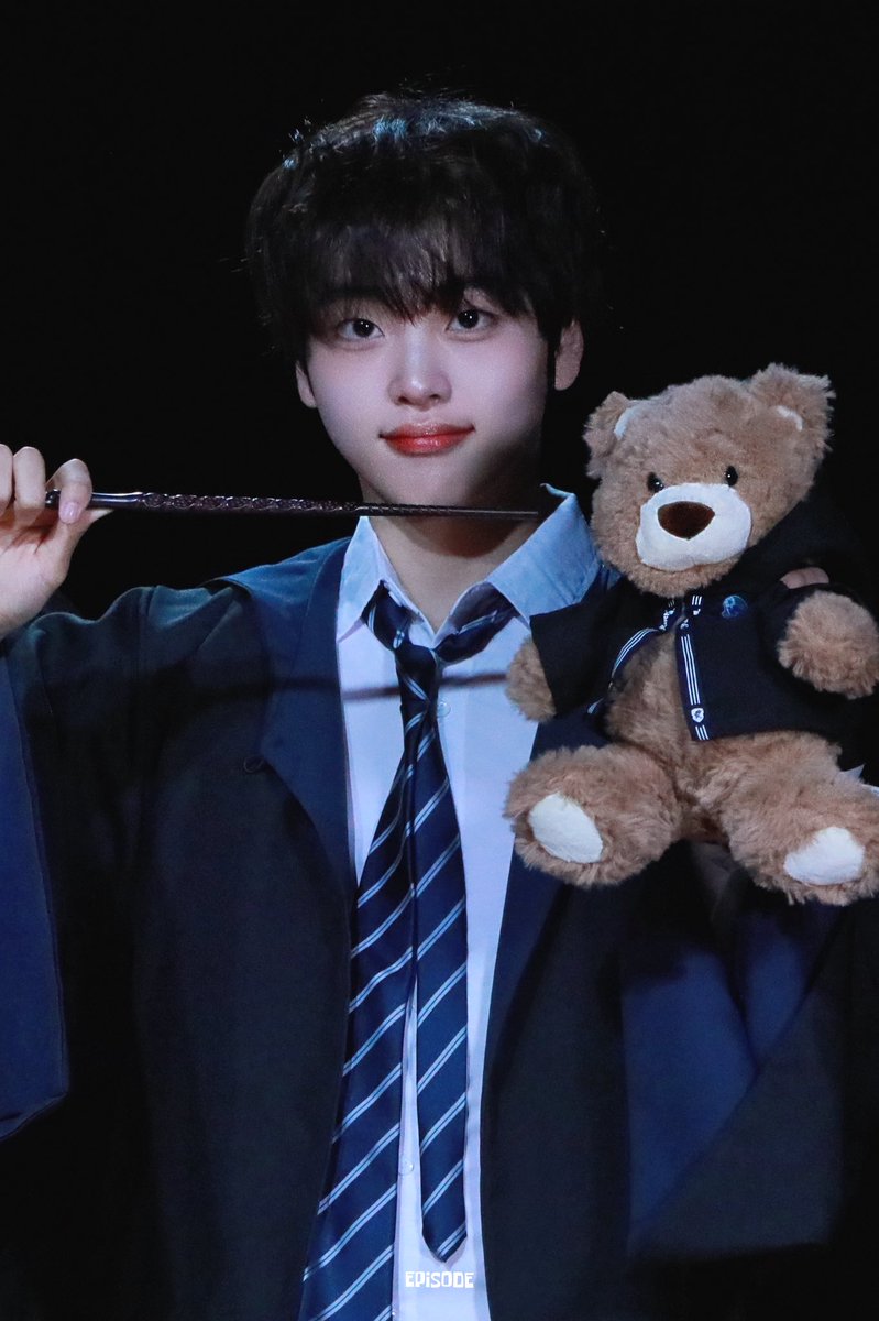 251225 위드뮤

🧸🪄

#형준 #HYEONGJUN #크래비티 #CRAVITY