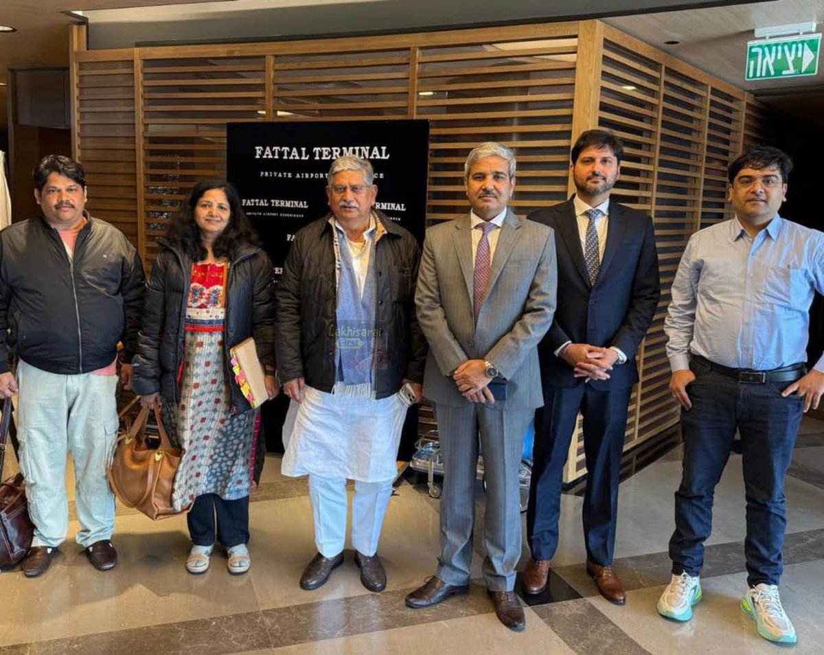 अपनी तीन दिवसीय आधिकारिक यात्रा के दौरान इज़राइल पहुंचे स्थानीय मुंगेर के सांसद सह केंद्रीय मंत्री ललन सिंह।
इस दौरान तेल अवीव पहुंचने पर राजदूत जेपी सिंह ने इज़राइल में उनका गर्मजोशी से स्वागत किया।
वो द सी फ्यूचर’ (The Sea Future) सम्मेलन में शामिल होने के लिए इज़राइल गए हैं,