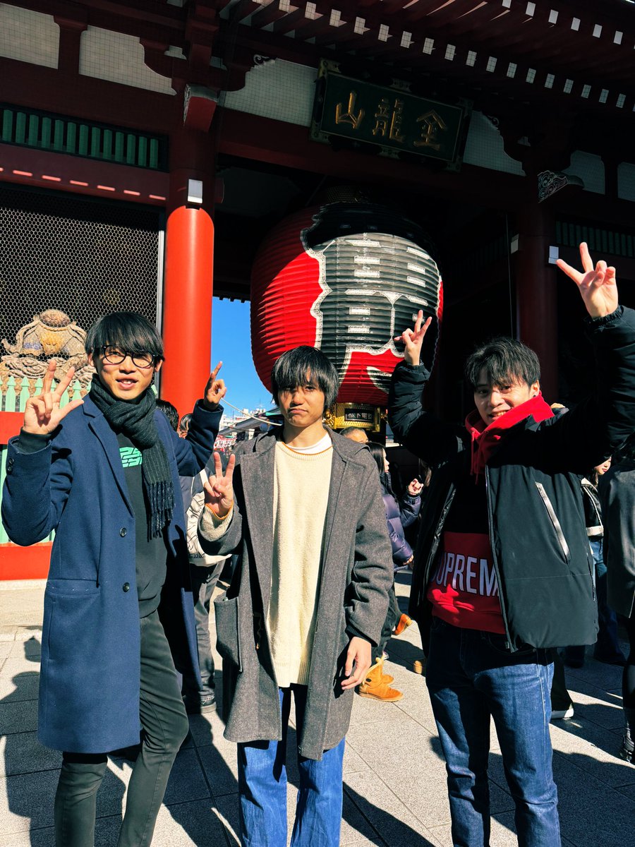 Poke_W_SAMURAI's tweet photo. 皆の者、あけましておめでとうございます🎍
新年のご挨拶、遅れしことお詫び申しあげます

されど拙者らポケモンダブルバトル侍、
初詣にて勝利の祈願、しっかと済ませて参った！
本年も変わらぬご声援、何卒よろしくお願い申します！ https://t.co/sSLSqhrxWg