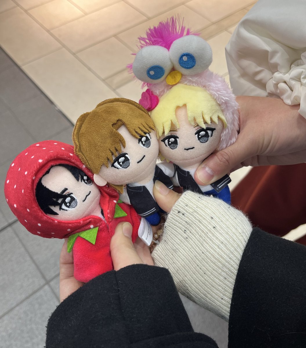 ozmk61280's tweet photo. ポップアップ第2弾！！🎶⭐️
わかなちゃんもゆーちゃんも1日ほんまにありがとうです楽しすぎたヨ🙂‍↕️🧡💙🩷
可愛い匠海くんお迎えできて幸せー！🍒 https://t.co/KfO2qowLEg