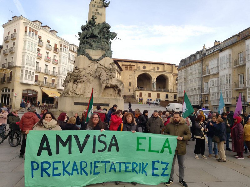 ELA_Sindikatua's tweet photo. (Iritzia) Zerbitzua publiko egiteak ezin du plantillaren kaleratzea ekarri
🗨️ "Mendekua da; #Amvisa|ri eta bere ereduari aurre egiten ausartu direlako"
✍️ Urdax Bañuelos, Gasteizko Gizalan-Zerbitzu publikoen arduraduna
📲https://t.co/dN4IKI5JyD https://t.co/IZ7knbeZsM