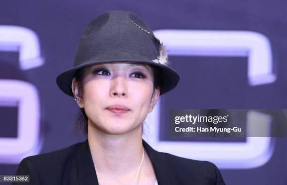 laraceres14's tweet photo. “If BoA wasn’t here, there would be no SM. Also I wouldn’t be a producer… Once, I sent BoA to New York for a vacation, and during that time she actually took singing and dancing lessons. The SM family only works harder because of how hard BoA works.”
~Lee Soo Man, 2008 https://t.co/Nh5iLaixPc