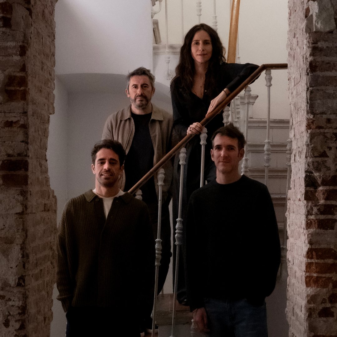 Completamos la integración de #CHINAPartedeLLYC y reorganizamos nuestra área creativa bajo una nueva estructura.

Esta organización reúne a más de 140 profesionales y unifica la oferta creativa y estratégica. 🔗 Te lo contamos aquí ow.ly/TWn850XVs4p