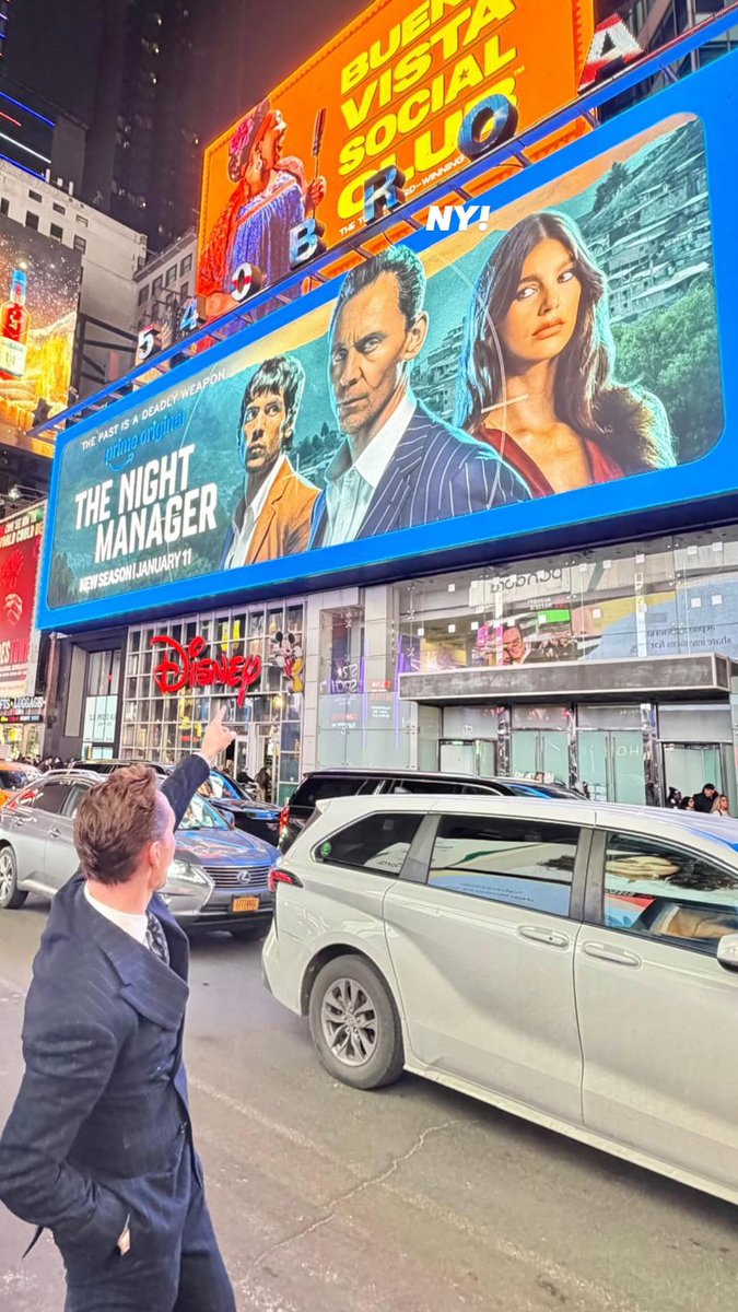 pookie spotted himself on time square🥹