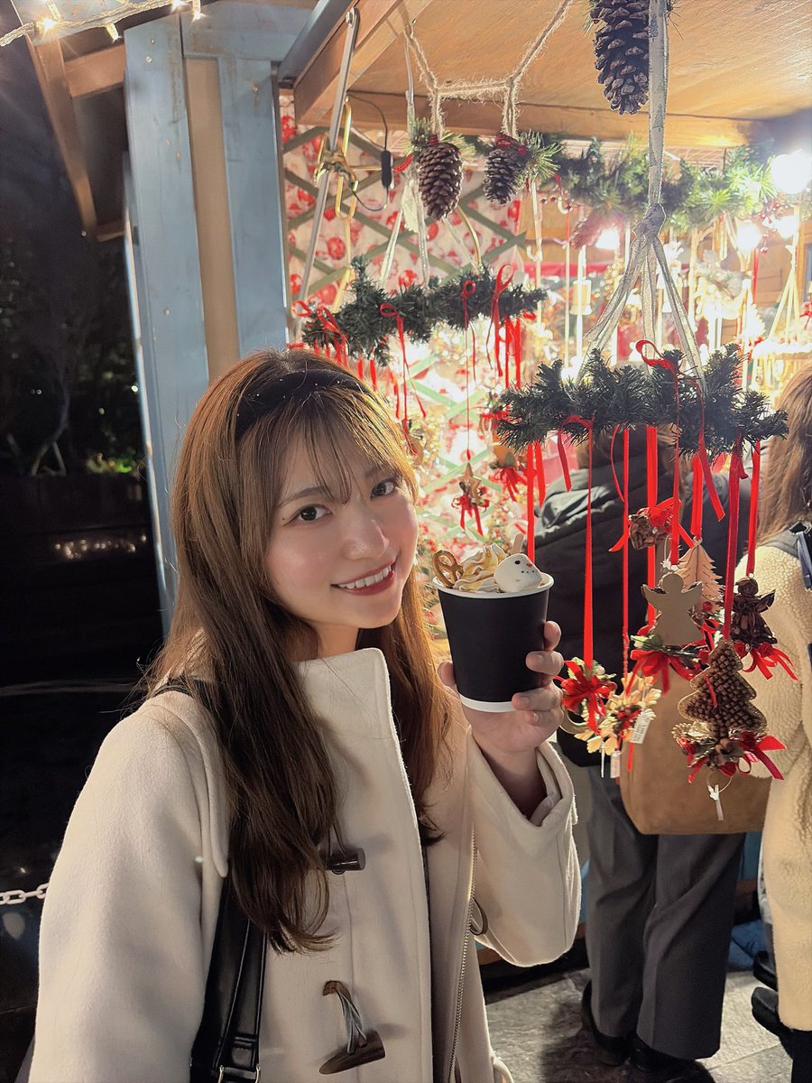 クリスマスの季節が来ると毎年冬休み⛄️
って感じがする！

20歳初のクリスマスは
カルーアミルクで乾杯🍻
甘くて幸せな味がした(*˘︶˘*).｡.:*♡

みんなのオススメはコメントで教えて～！

 #大学生  #ミスコン  #キャンアワ  #クリスマスマーケット