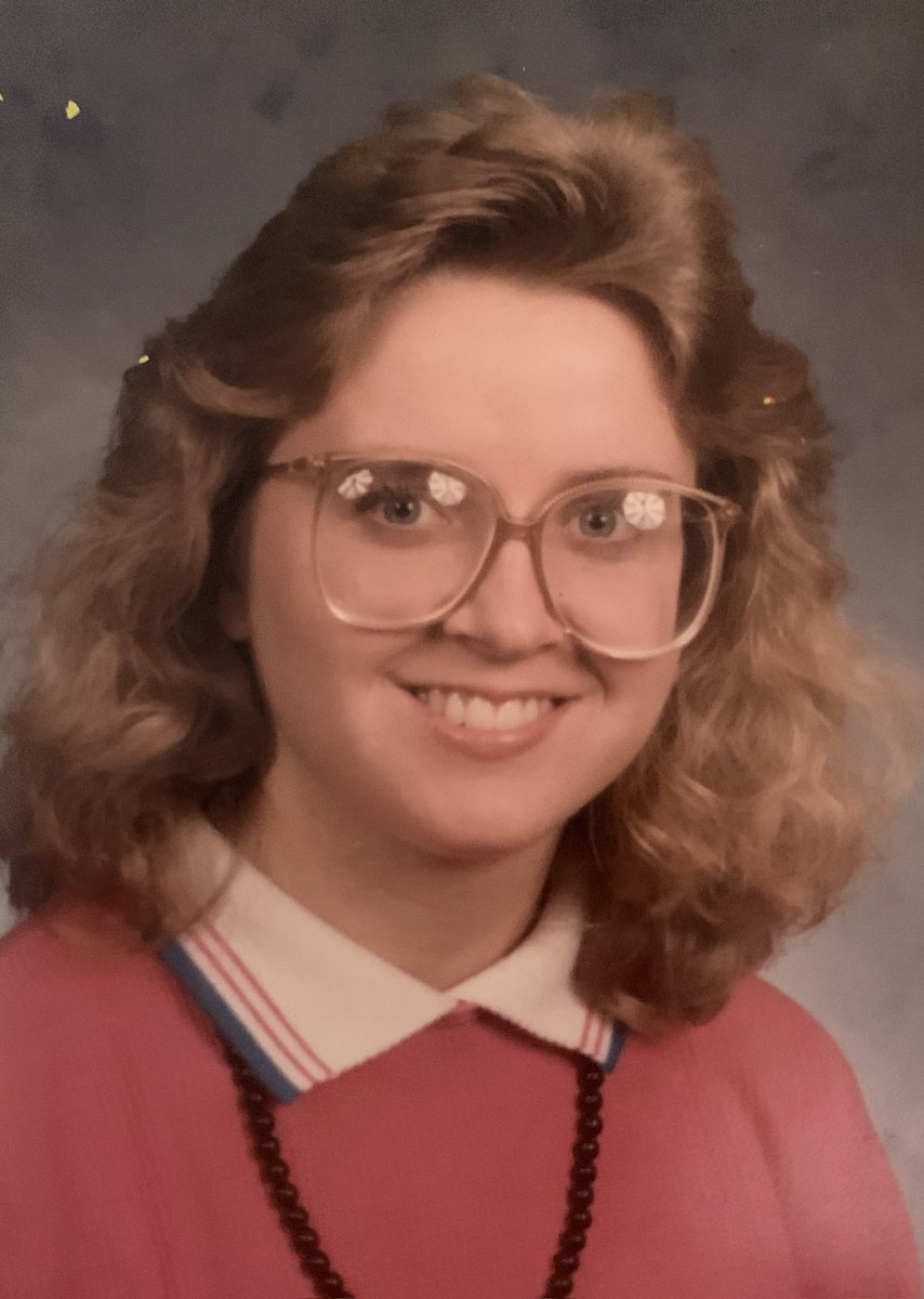 ChrisannDawson's tweet image. Yes. I was once kinda nerdy.
Happy Monday, honest humans!
#MondayMood #GettingOld 😁😁