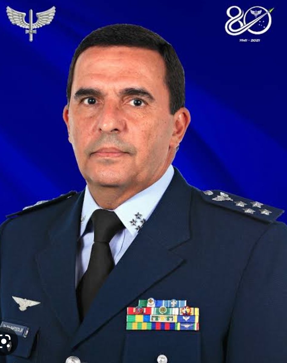 rafacouto1988's tweet image. Dia 1107
Todos os dias desses 4 anos irei postar a lista dos covardes que entregaram o nosso país a comunistas! As FFAA só irão servir para pintar meio fio e bater continência a bandidos
 VERGONHA COVARDES
-Freire Gomes
-Baptista Júnior 
-Hamilton Mourão
-Gustavo H. Dutra