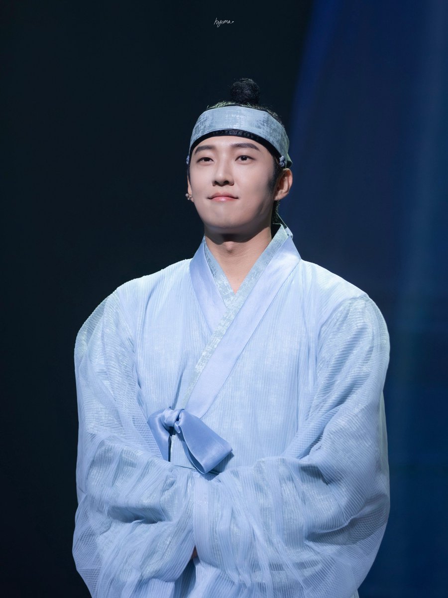 hyema_pic's tweet photo. 26.01.09 한복입은남자 커튼콜데이

영실|강배 役 고은성

#고은성 https://t.co/z1OA5T0UJc
