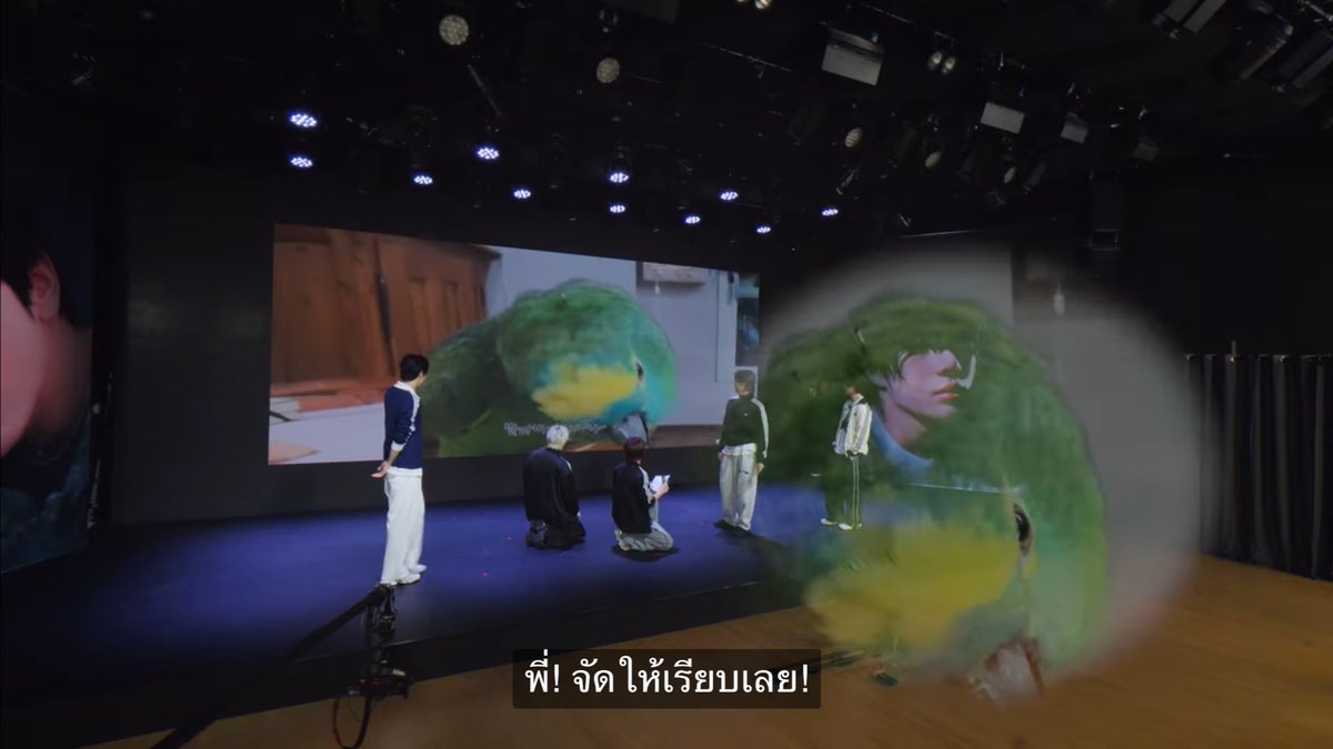 mycyj_txt's tweet image. เป็นทูดูตอนที่จริงจังที่สุดเลยมั้ย ศึกซูบิน vs บอมกยู มีทีมงานโดนลากมาเชียร์ คนชนะได้รางวัลเป็นขึ้นจอ ส่วนคนแพ้คือที่ขึ้นจอจะมีคลิปยอมรับความพ่ายแพ้ฉายไปพร้อมกันด้วย แถมมีคลิปให้กำลังใจจากทางบ้าน (โทริกับโตโต้55555555)