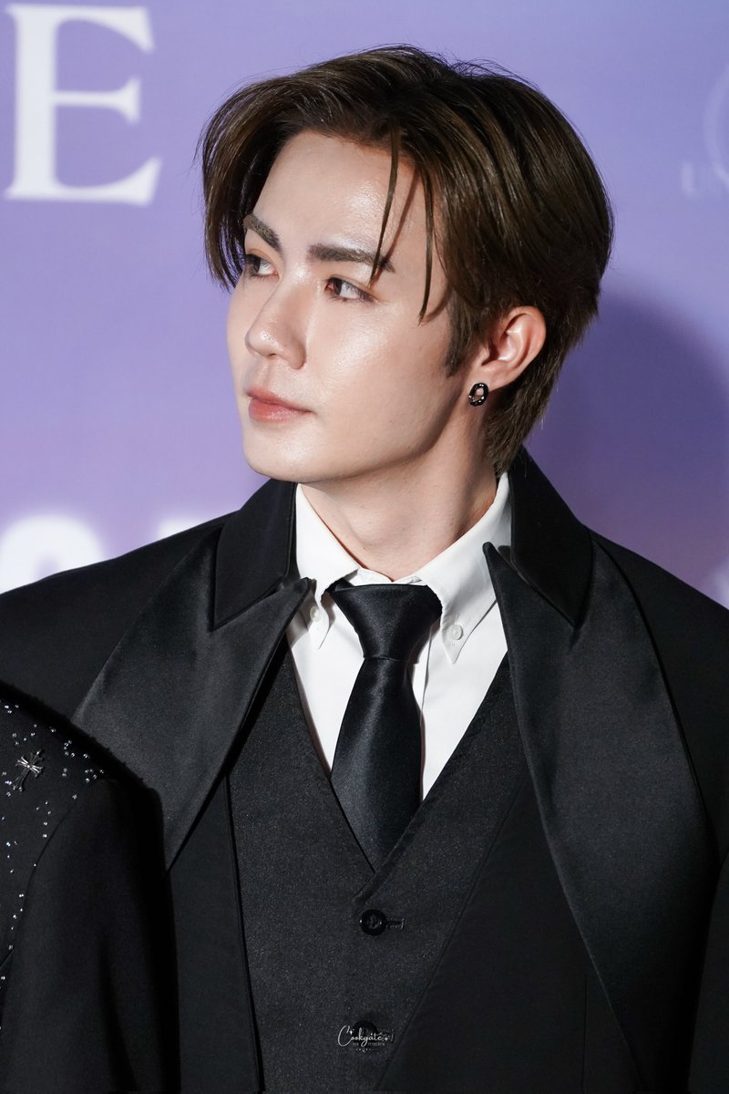 cookgate's tweet image. ยกให้เป็นคอสตูมที่ค่ตหล่อ ค่ตอันตราย🖤 

♡@zee_pruk♡
Y AWARDS 25 X ZEENUNEW
#YUniverseAwards2025xDMD
#YUAwards2025 #ZeePruk