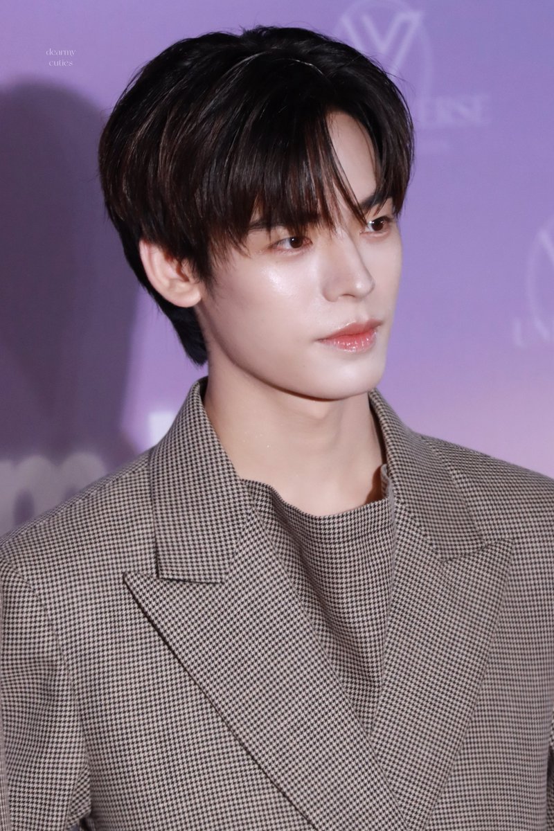 dearmycuties's tweet photo. 260112 @porsuppakarn 

เป็นแก้วเป็นแสงมาก หล่ออะป๋อ 🥺😭

TTP AT Y UNIVERSE 2025
#YUniverseAwards2025
#YUAwards2025 #Porsuppakarn https://t.co/bbeSmUNA6X