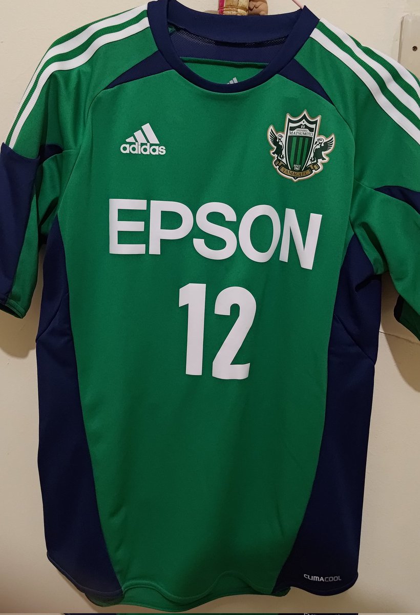 rismana15's tweet photo. @Jerseyforum Termasuk klub J3 league ini, sepertinya tiap tahun selalu dapat design custom dari adidas japan, bahkan kadang ada edisi spesial tiap tahunnya. https://t.co/HDwUWSCZmq
