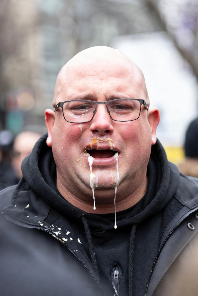 <a href="/TheJuiceTDGuy/">Schwartz for DC</a> Big Dom Attempted to cheer up Sirianni after the game.