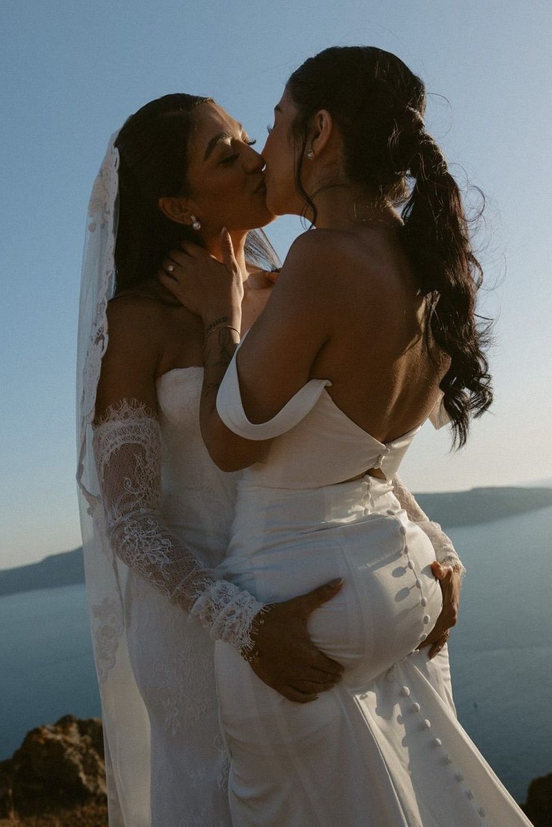 shitmindtalk's tweet image. Good evening ladies.