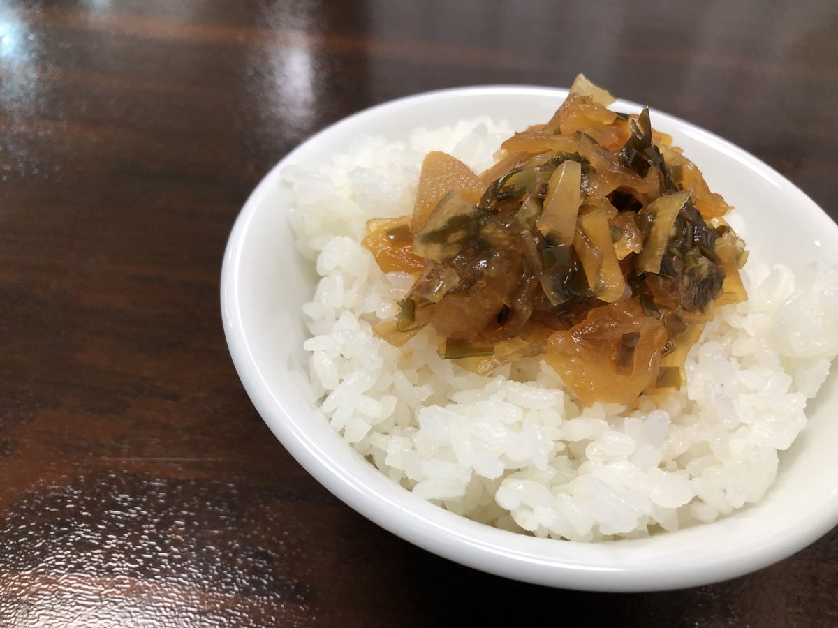 金蛇水神社に参拝に行った後、仙台三越のPEARLY GAETSの高橋店長から誕生月のクーポン3000円分があるので、と言うので名取市から仙台まで足を伸ばして、靴下やグローブ等の小物を買ってきました。その帰り、お腹が空いたので国分町のラーメン屋に行きました。新店舗です。青森発のラーメン旨かったです