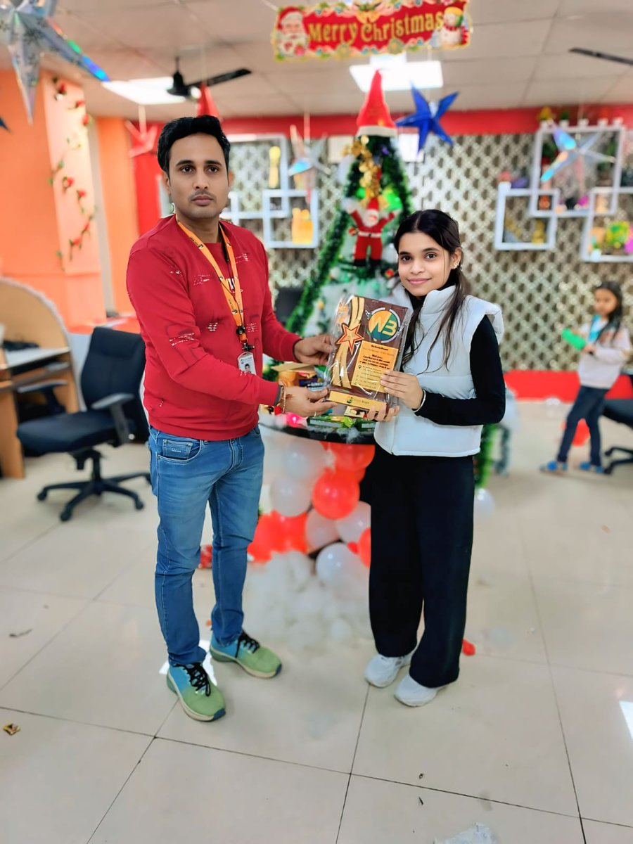 webbraininfo's tweet image. 𝐄𝐦𝐩𝐥𝐨𝐲𝐞𝐞 𝐨𝐟 𝐭𝐡𝐞 𝐌𝐨𝐧𝐭𝐡 – 𝐎𝐜𝐭𝐨𝐛𝐞𝐫 𝟐𝟎𝟐𝟓

We’re proud to recognize Doly Baghel, our talented Graphic Designer, as the Best Employee of the Month 🎉👏

#WebBrainInfotech #EmployeeOfTheMonth #TeamExcellence #TeamRecognition #GraphicDesigner #CreativeMinds