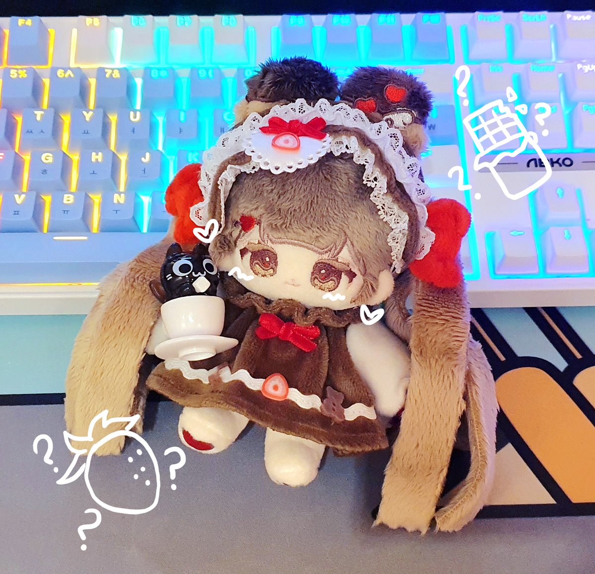 #오레오솜
#무속성_블랑쉐

딸기?🍓초코?🍫어떤게 좋아?