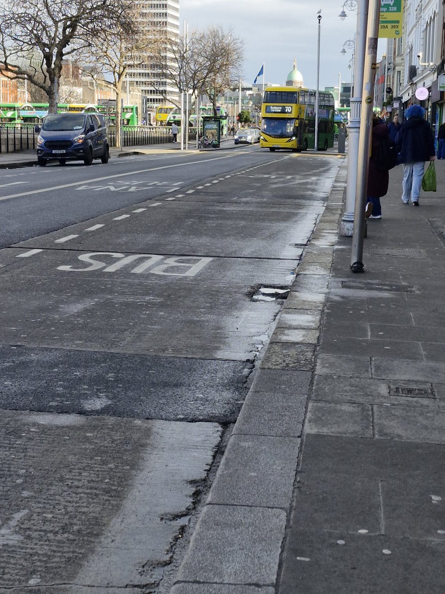 Why have live times if the bus sits for 5 minutes before it comes to the stop and then you get on and sit for another few minutes. I know they have to keep in line with their timer box things.