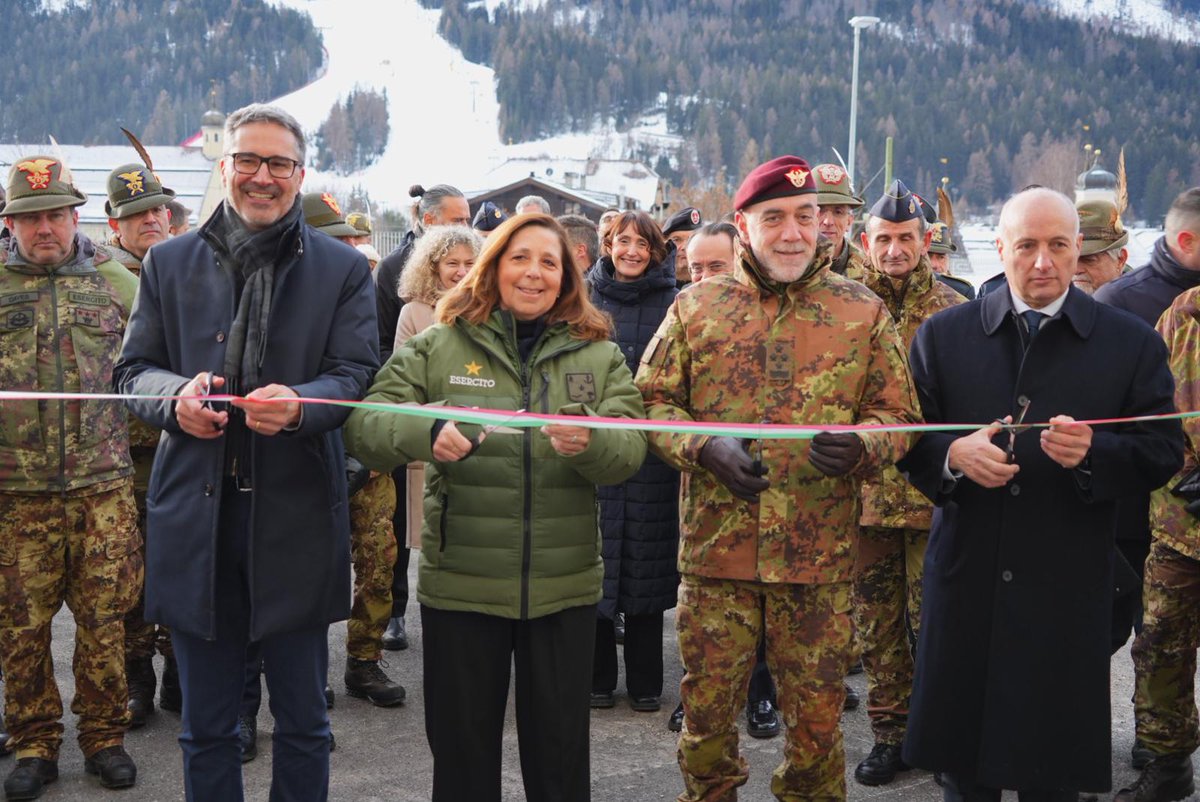Esercito's tweet image. Così il Capo di SM dell’Esercito, Gen. C.A. Carmine #Masiello in occasione dell’inaugurazione dei nuovi poli alloggiativi presso la caserma “Cantore” di #SanCandido: “per l’Esercito il miglior sistema d’arma è il soldato. Le #infrastrutture rappresentano un moltiplicatore di