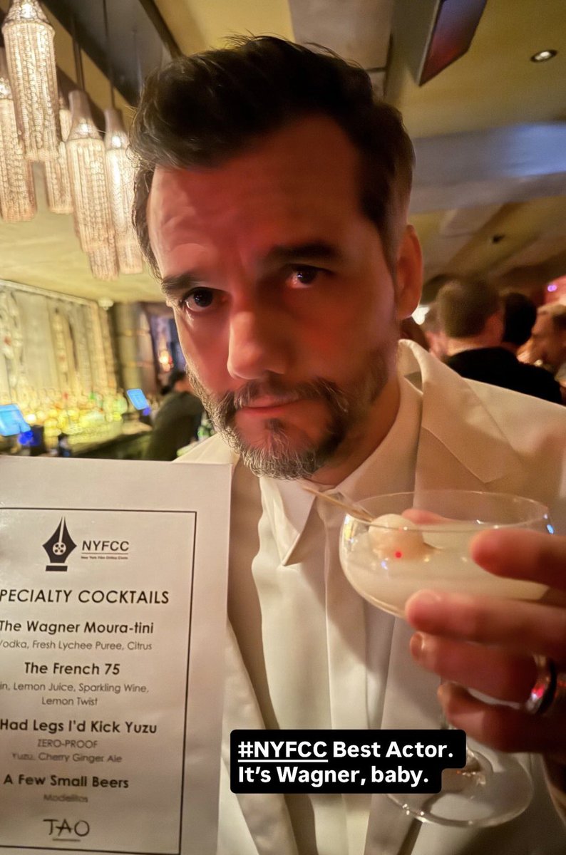 O pai ganhou drink e beijo da Julia Roberts na mesma noite. E ainda terminou sambando no passinho. Uma segunda-feira muito boa para quem tem o coração no lugar certo.