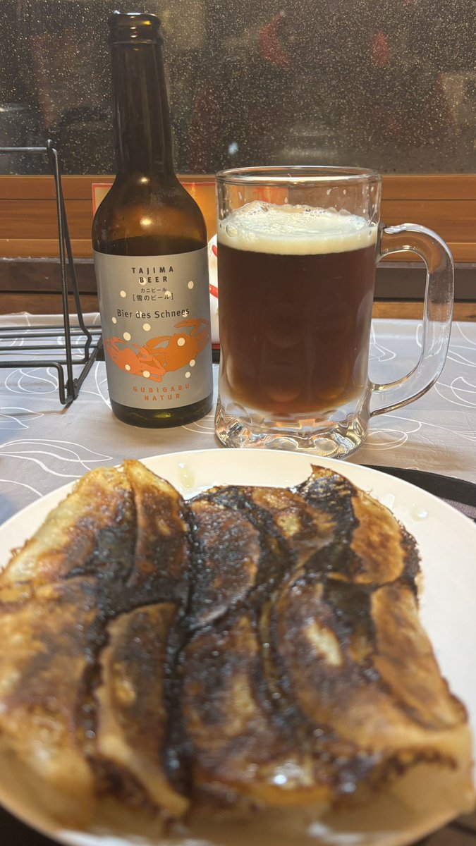 91emon's tweet image. 今宵はカニビール🍺！
合わせるのは餃子🥟だけどねー🥴