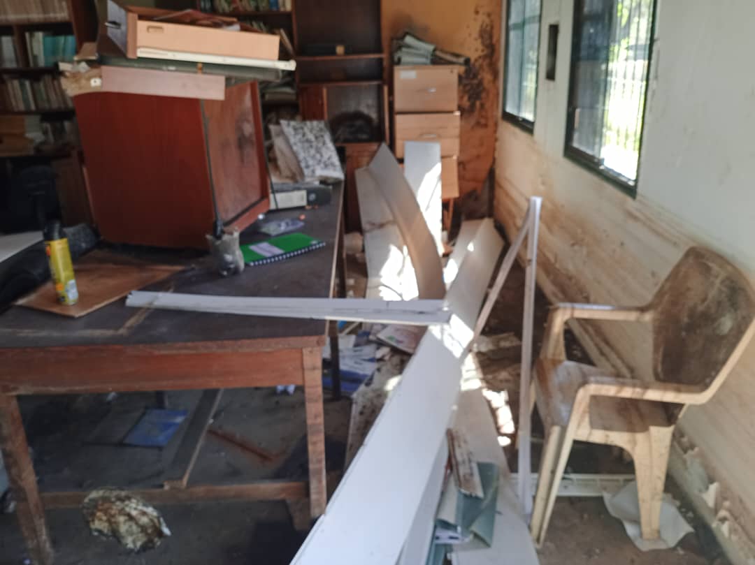 #Atencion #Venezuela 

Tras perderse las colecciones botánicas del Herbario de Guayana, vemos cómo se evidencia la desidia gubernamental continúa y hoy se pierden las pocas instalaciones que quedan del Jardín Botánico del Orinoco en #CdBolivar