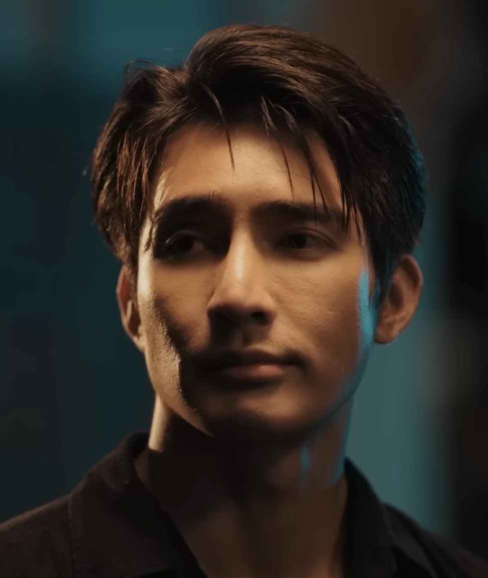 nongedin's tweet image. Same actor same series