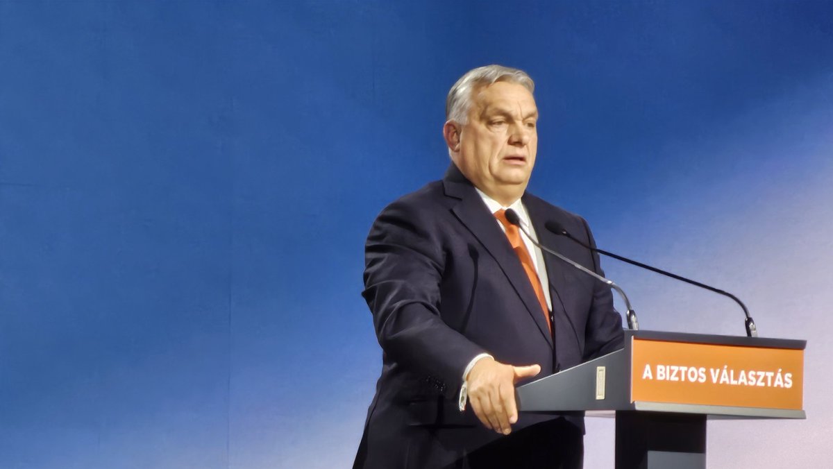 DrFangSimon's tweet photo. 2026 Fidesz Kongresszus XXXI. Bemutatására került 106 képviselő jelölt. A nagyszabású rendezvényen kb 3000-ren voltunk. Nagyszerű volt jelen lenni! Hajrá a Szövetség jelöltjeinek és Miniszterelnök úrnak, hogy ilyen komoly csapat építi vele az országot! Hajrá Fidesz-KDNP! 🇭🇺👍 https://t.co/SXxNJGT3av