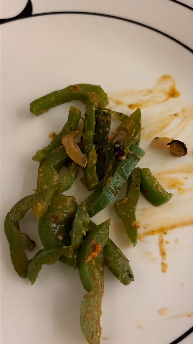sumerkohli1703's tweet photo. @Cali_Burrito  buddy please do easy on the capsicum, these are Indian peppers, completely different flavor profile, than the ones you use elsewhere. Please fix your burrito recipe. https://t.co/oCzP5PxXhs