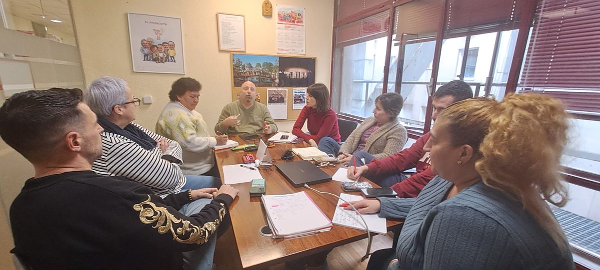 CCOOSanidadMad's tweet photo. Primera reunión del año de referentes y responsables del sector de la #Dependencia. 

Coordinación, análisis y compromiso para afrontar los retos de 2026 y seguir defendiendo unos cuidados dignos y con derechos. ✊🏽

#CCOOSeMueve

@zupo21 @sanitarioccoo @CCOOdependencia https://t.co/coplnZmnZQ