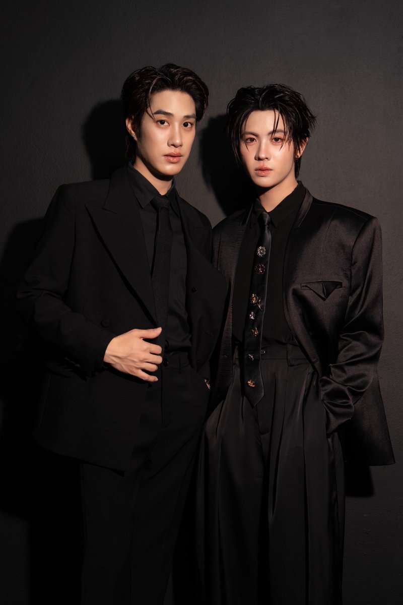 พบกับ “เติ้ล” และ “เฟิร์สวัน” ในงาน Y Universe Awards 2025 ✨

#YUniverseAwards2025xDMD
#TLE_mtm <a href="/TLE_mtm/">TLE.MTM</a>
#FirstOne <a href="/firstone_wnk/">FirstOne</a>
#DMDMUSIC