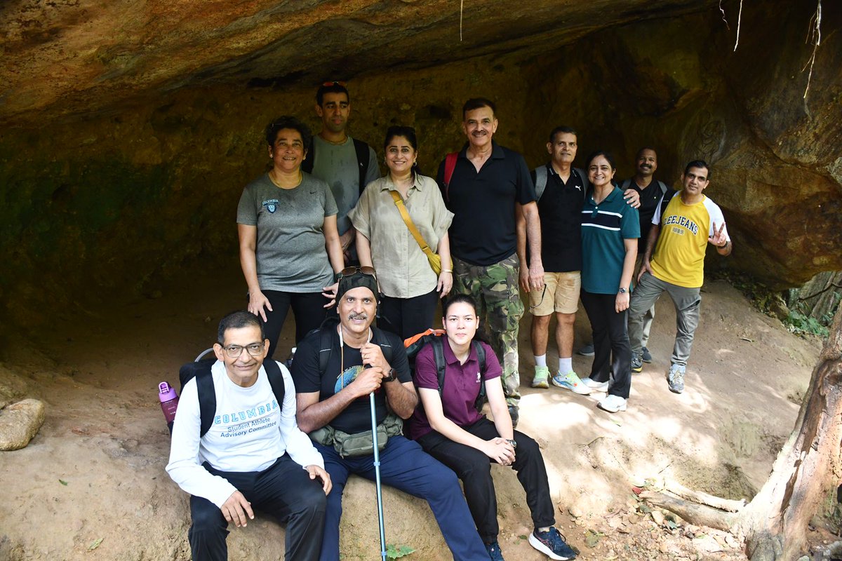 Trekking Expedition by Air Marshal Manish Khanna, UYSM, AVSM, VM AOC-in-C, HQ SAC and team at Vazhvanthol in Peppara Wildlife Sanctuary, Thiruvananthapuram Dist.

The expedition was part of advocating the theme of   Government of India, named fit india for general wellness.

#MoD
