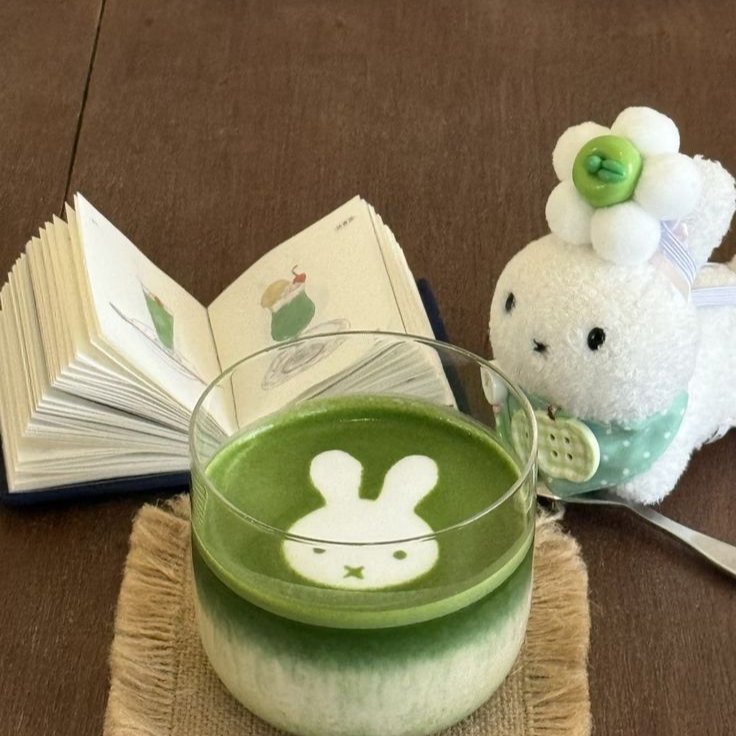 ubeamatchaaa_'s tweet image. I love you so matcha ! 🍵🧡

A wilbea full length au wherein Berry (Bey) a newly cafe owner met Wilbert (Bert) a UP film student that loves to rate matcha. 🍵🎬