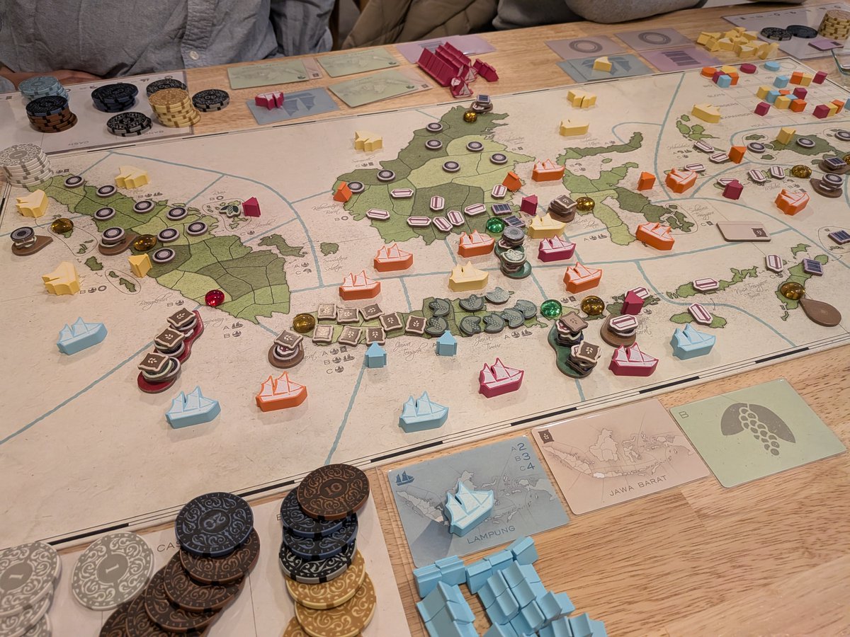 インドネシア、めちゃくちゃ面白くて痺れた。フードチェーンマグネイトと同じくらい好きな経済ゲームだった