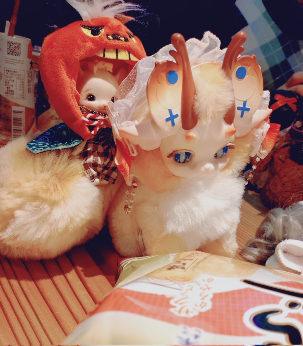 yarinaka_a_l's tweet photo. 今日は、雪が降る中出かけて行ってのお茶会でした✨️
久しぶりお出かけのお嬢と、出してみたらリンクコーデしてたチビ達。
アフターという名の二次会的な感じでドールショップ巡りしてスパゲッティ食べて帰ってきました!
楽しかった🫶
#DTP_09 https://t.co/cf0M2uMP0z