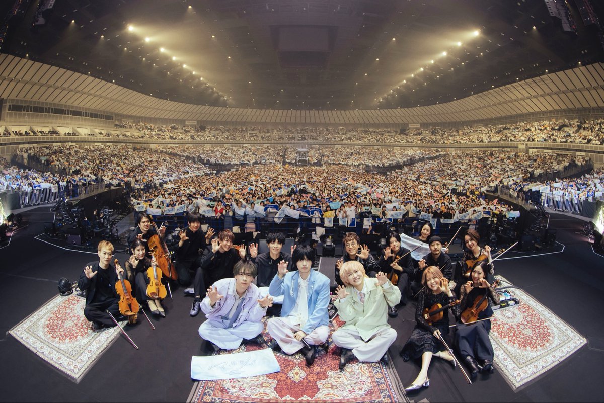 マルシィVネック長袖トレーナー 横浜アリーナライブ Fan+Headline｜ファンクラブメディア