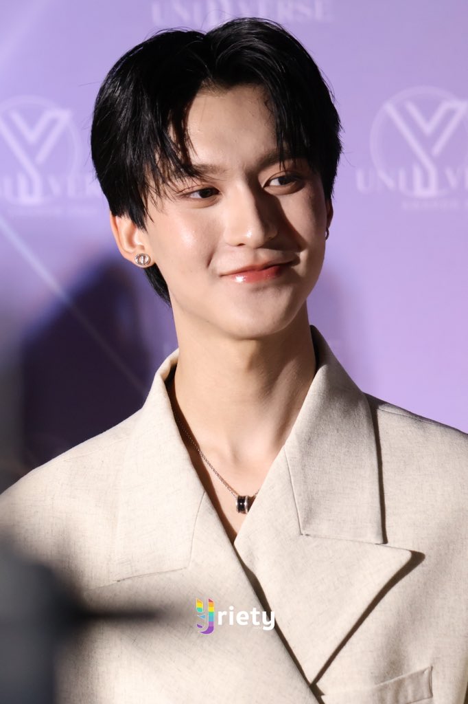 Yriety's tweet photo. สองหนุ่ม “ริวจิน - แพทจิ” ร่วมเดินพรมแดง ในงาน ประกาศรางวัล “Y Universe Award 2025” ✨🩵
.
#YUniverseAwards2025xDMD
#rryjinnn #chira_patt 
#YUAwards2025
#Yriety https://t.co/cNmLmbmQni