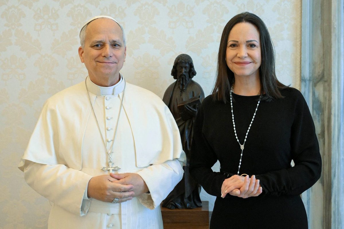 🇻🇪 🇻🇦 María Corina Machado (<a href="/MariaCorinaYA/">María Corina Machado</a>), líder de Venezuela, sostiene un encuentro con el Papa León XIV para pedir su intervención en la liberación inmediata de todos los presos políticos.