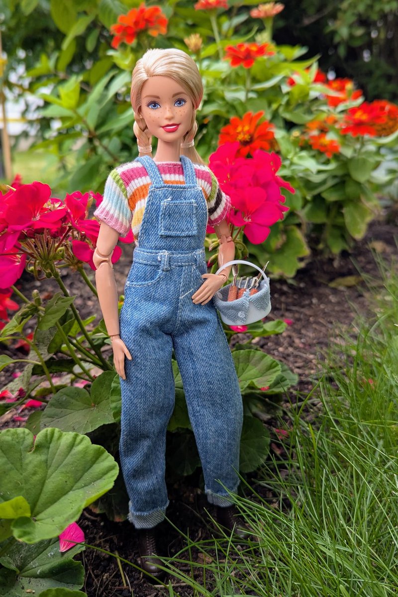 tonghazo's tweet image. Seguimos desbloqueando facetas, hoy toca Barbie jardinera 👩🏻‍🌾🌱 #Maiquistas12E