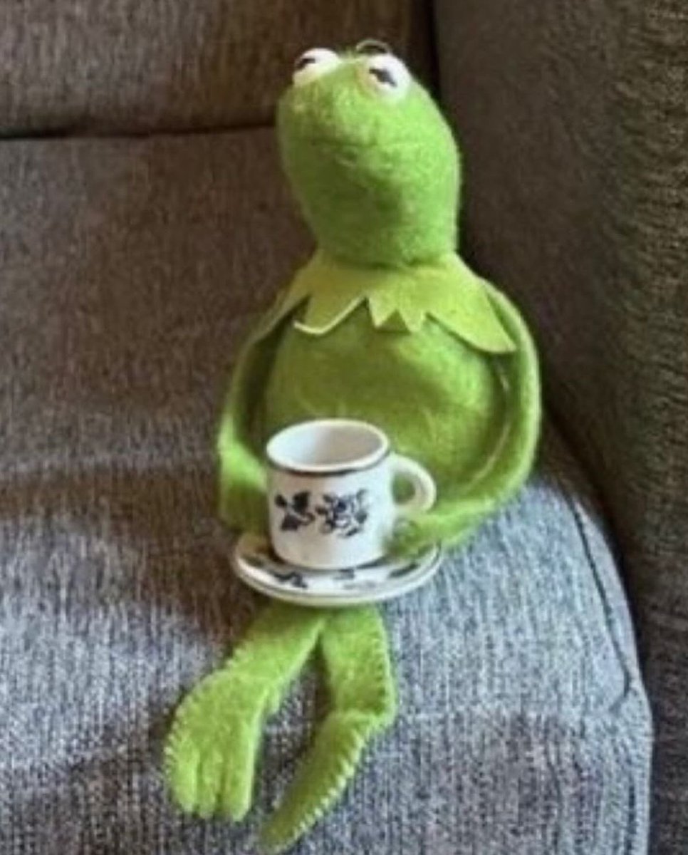 jelagateduh's tweet image. LELAH DAN HERAN. Minum dulu. 

Kembali, Harta melempar pertanyaan. “Ada yang bisa menjawab apa perbedaan dari Elder Futhark dan Younger Futhark?”

[QRT untuk menjawab!]