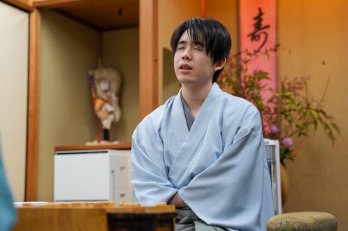 永瀬拓矢九段、先勝おめでとうございます🎉

藤井聡太王将、お疲れ様でした

3強時代？第2局は熱戦を🙏

🦙△２二玉（44手目）と入る将棋をやってみようと思いました。３筋を突き捨てずに指されるのを予想していなかった

▲８二歩と指されて、攻めの手段が見いだせなかった

kifulog.shogi.or.jp/ousho/2026/01/…