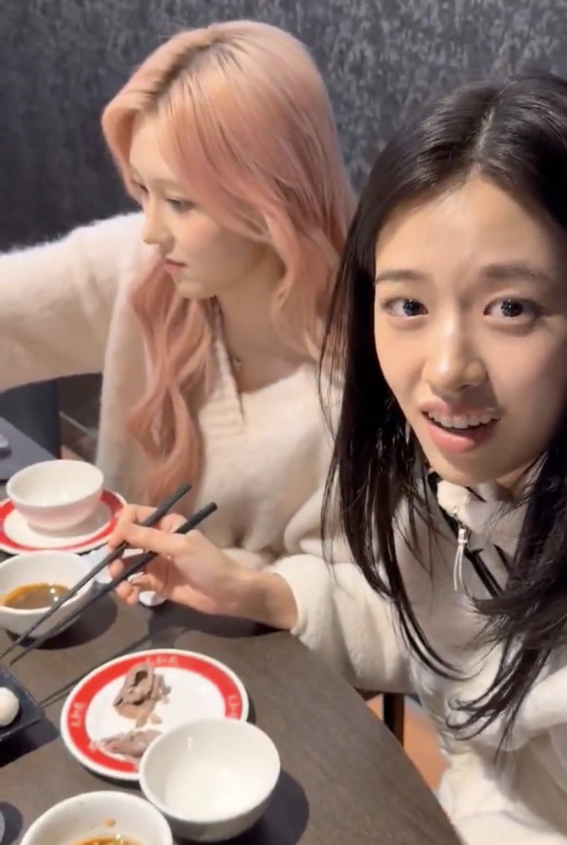 아니 표정이 개웃김 ㅋㅋㅋㅋㅋㅋㅋㅋㅋ 바보파워