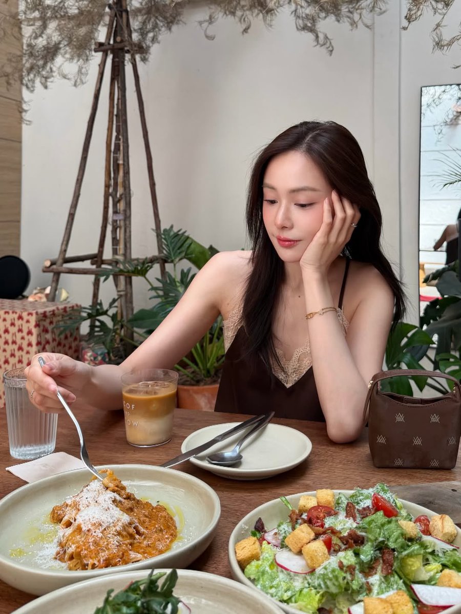 vlsvlskx's tweet image. โหหหห ชั้นตายยยยนยย พี่อุ้มสวยมากกกกก คนสวยขา 😭😭😭😭😭

#อุ้มอิษยา #oomeisaya