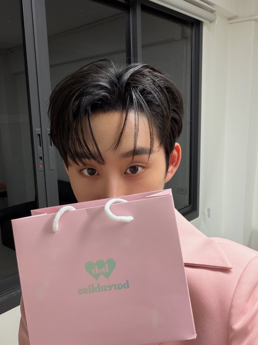 suqpha's tweet image. How was it—did you have fun? We went live for a full hour and a half today, time flew by because it was chaotic in the best way! I laughed so much and enjoyed every single moment. Thank you so much to everyone who watched. Good night, everyone—rest well and sweet dreams! 🤍