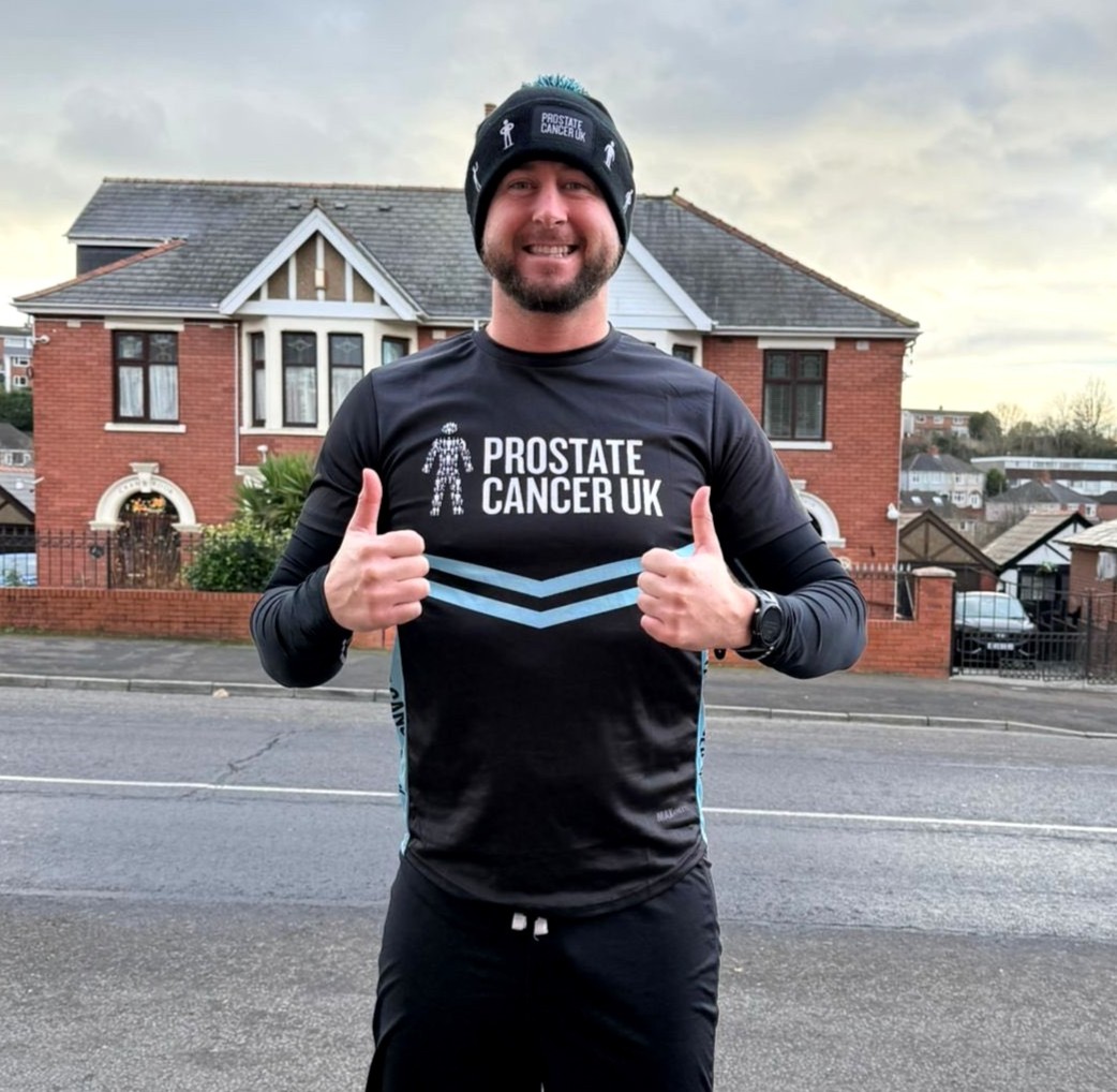 ProstateUK's tweet image. In October, Jamie's dad was diagnosed with Stage 4 #ProstateCancer.

🏃 To raise awareness and funds, Jamie signed up for #RunTheMonth.

💬 "I want show my Dad that no matter how big the challenge is, there is still a way to get to the end."

Good luck to everyone taking part 👏